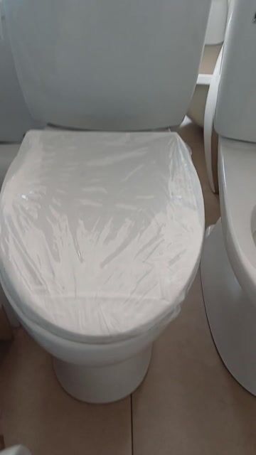 Bồn cầu Toto 2 khối Trắng Đã sử dụng. Mua bán Thiết bị vệ sinh, nhà tắm tại Huyện Bình Chánh Tp Hồ Chí Minh được đăng bởi chuyên bán thanh lý hàng tồn kho hình 1