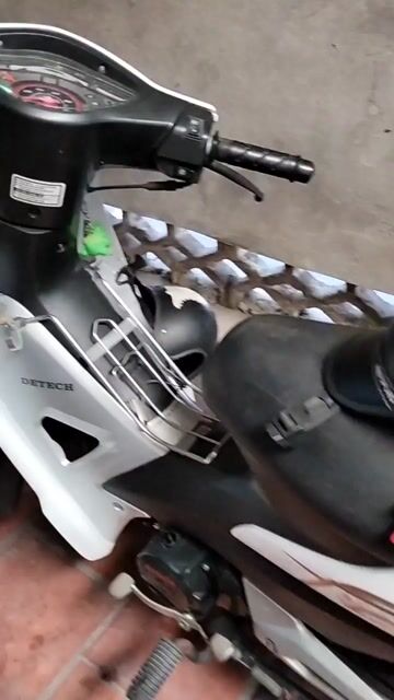 Detech Espero Trắng 100cc. Mua bán Xe máy tại Quận Long Biên Hà Nội được đăng bởi Hai - Harry Nguyen hình 1