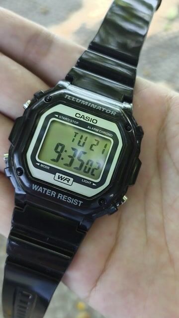 Đồng hồ casio F108 mua cho máy bé đeo đi học