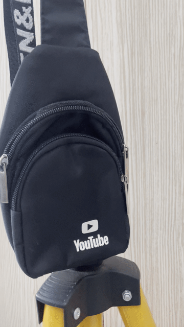 Túi đeo chéo Vải Đen Youtube. Mua bán Túi xách tại Thành phố Thủ Dầu Một Bình Dương được đăng bởi S H O P hình 1