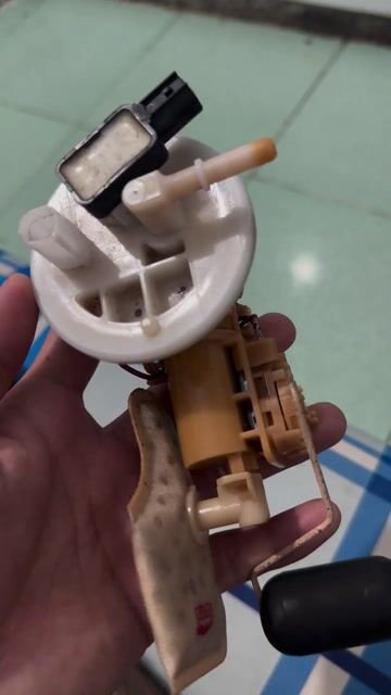 Bơm Xăng Zin Chính Hãng Yamaha đã qua sử dụng. Mua bán Phụ tùng xe tại Huyện Trà Ôn Vĩnh Long được đăng bởi Nguyễn Đặng Thái Duy hình 1