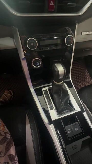 Toyota Veloz 2023 CVT Bạc. Mua bán Ô tô tại Quận Bình Thuỷ Cần Thơ được đăng bởi Phi hình 1