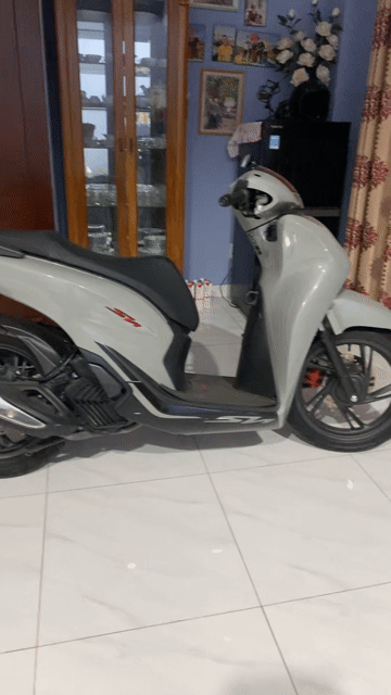 Honda SH Xám. Mua bán Xe máy tại Thành phố Thủ Đức Tp Hồ Chí Minh được đăng bởi Oanh Phạm hình 1