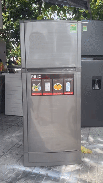 Sharp 150 lít Xám Sáng Đẹp như mới không bám tuyết. Mua bán Tủ lạnh tại Thành phố Thủ Đức Tp Hồ Chí Minh được đăng bởi ÚT HOÀI NVBH ĐIỆN LẠNH CHÍ HOÀNG hình 1