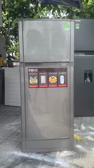 Sharp 150 lít Xám Sáng Đẹp như mới không bám tuyết. Mua bán Tủ lạnh tại Thành phố Thủ Đức Tp Hồ Chí Minh được đăng bởi ÚT HOÀI NVBH ĐIỆN LẠNH CHÍ HOÀNG hình 1