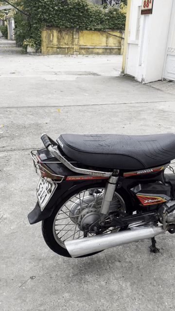 Honda Dream Nâu Trắng Đã sử dụng. Mua bán Xe máy tại Quận Liên Chiểu Đà Nẵng được đăng bởi Lê Sang hình 1