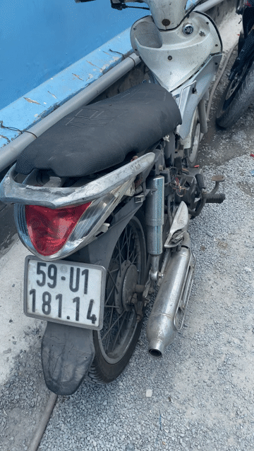 Xe máy chở hàng màu Bạc. Mua bán Xe máy tại Huyện Hóc Môn Tp Hồ Chí Minh được đăng bởi Ngọc hình 1