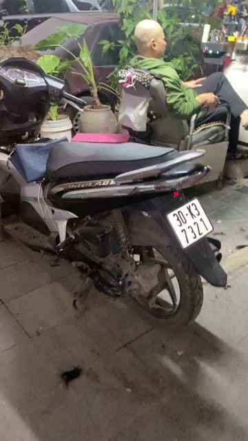 Honda Air Blade 2009 Đen 30000 km. Mua bán Xe máy tại Quận Hoàn Kiếm Hà Nội được đăng bởi Cuong Tran hình 1