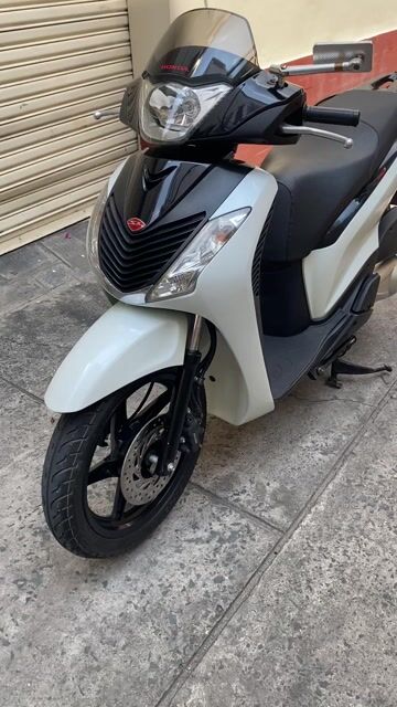 SH Ý 150 SỐ MÁY 1085 TRẮNG ĐEN BÓNG SPORT ZIN. Mua bán Xe máy tại Quận Bình Thạnh Tp Hồ Chí Minh được đăng bởi A HƯNG hình 1