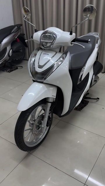 Honda Sh mode 2025 Trắng 600 km. Mua bán Xe máy tại Quận Thanh Khê Đà Nẵng được đăng bởi THẾ MẪN CHUYÊN XE LƯỚT CÓ BÁN TRẢ GÓP  hình 1