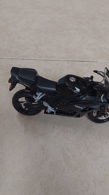 01 xe Maisto HONDA CBR1000RR Racing tỉ lệ 1:12. Mua bán Sở thích khác tại Quận 1 Tp Hồ Chí Minh được đăng bởi Anh Năm hình 1