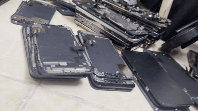 Dịch vụ thay màn zin lỗi iphone 13 13 mini bầm sọc. Dịch vụ sửa chữa & bảo dưỡng điện máy tại Quận Tân Phú Tp Hồ Chí Minh được đăng bởi Trương Hiệp hình 1