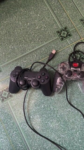 pass 2 tay cầm 150k. Mua bán Thiết bị chơi game tại Thành phố Buôn Ma Thuột Đắk Lắk được đăng bởi Lâm giày bóng đá hình 1