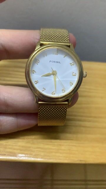 Đồng hồ Fossil vàng nữ dây kim loại