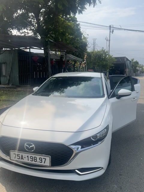 Mazda 3 2020 1.5L Luxury - 90000 km. Mua bán Ô tô tại Quận Liên Chiểu Đà Nẵng được đăng bởi anh Tuấn Ô tô lướt hình 1