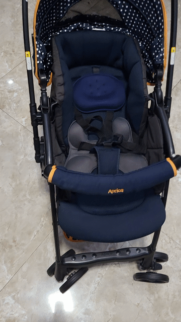 Xe đẩy Aprica Aria Xanh navy. Mua bán Mẹ và bé tại Thành phố Dĩ An Bình Dương được đăng bởi Đăng Quang hình 1