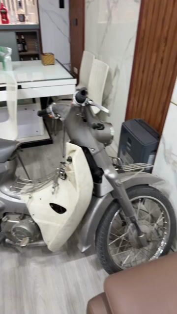 Xe máy xăng 50 phân khối màu Xám. Mua bán Xe máy tại Quận Nam Từ Liêm Hà Nội được đăng bởi Hoàng Ngân Giang hình 1