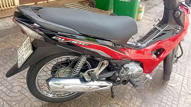 Honda Wave Blade 2017 Đỏ đen. Mua bán Xe máy tại Quận 3 Tp Hồ Chí Minh được đăng bởi Lữ Trung Hùng hình 1