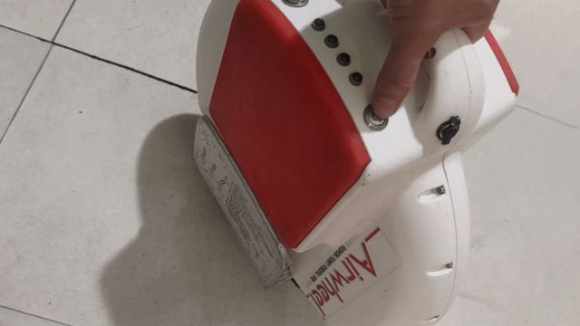 Xe điện một bánh Airwheel Châu Âu Nhôm Trắng, Đỏ. Mua bán Phương tiện khác tại Quận Long Biên Hà Nội được đăng bởi van vu hình 1