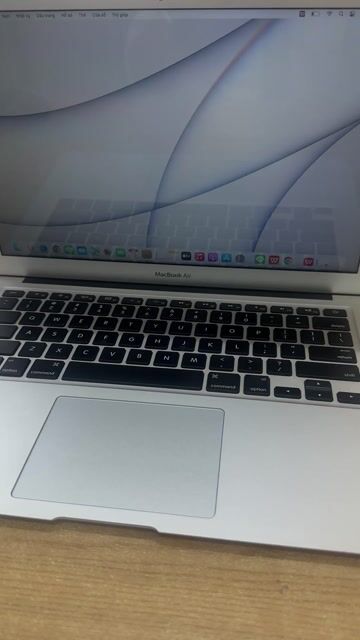 Macbook Air 2017 Ram 8/256GB Chính Hãng Mua FPT. Mua bán Laptop tại Thành phố Tân An Long An được đăng bởi Lê Dương hình 1