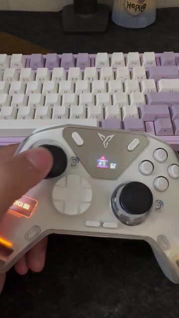 Tay cầm chơi game Flydigi Apex 4 Trắng Không dây. Mua bán Thiết bị chơi game tại Quận Cẩm Lệ Đà Nẵng được đăng bởi Quang Huy hình 1