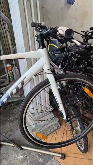 Xe đạp Giant Escape 3 size M Trắng. Mua bán Xe đạp tại Huyện Hóc Môn Tp Hồ Chí Minh được đăng bởi MR RÔ hình 1
