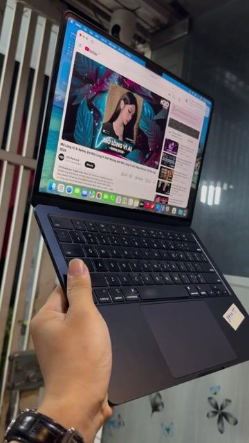 Thanh lý  MacBook Air M2 16GB/256GB mightNight đẹp. Mua bán Laptop tại Quận Gò Vấp Tp Hồ Chí Minh được đăng bởi Thanh lí cầm đồ hình 1