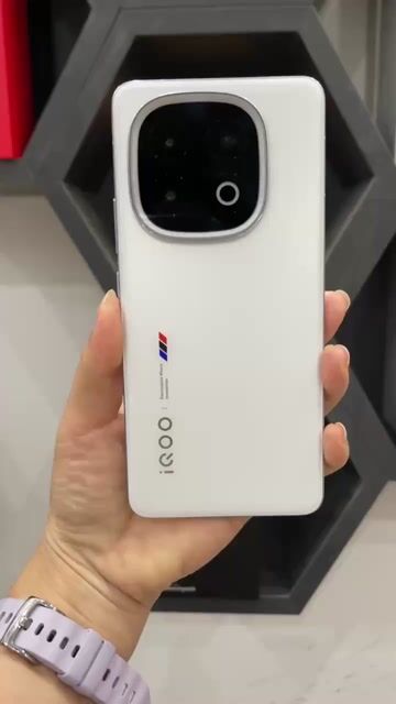 Vivo Iqoo 13 256GB Trắng BMW 98% Thanh Lý Có Góp. Mua bán Điện thoại tại Quận Nam Từ Liêm Hà Nội được đăng bởi MPhones Mỹ Đình hình 1