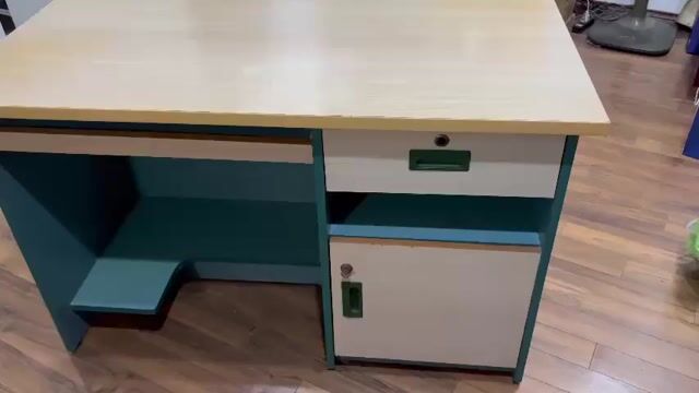 Bàn làm việc gỗ 1.2x0.6x0.75m. Mua bán Bàn ghế tại Quận Hoàn Kiếm Hà Nội được đăng bởi lythanh hình 1