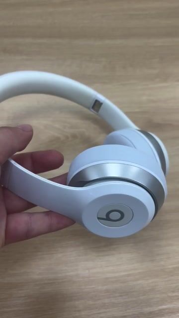 Tai nghe Beats Solo HD2 Trắng. Mua bán Tivi, Âm thanh tại Huyện Tam Dương Vĩnh Phúc được đăng bởi Toàn Anh hình 1