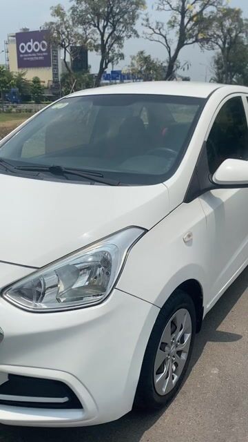Hyundai i10 sedan 2021 1.2MT, Trắng. Mua bán Ô tô tại Quận 4 Tp Hồ Chí Minh được đăng bởi John wu hình 1