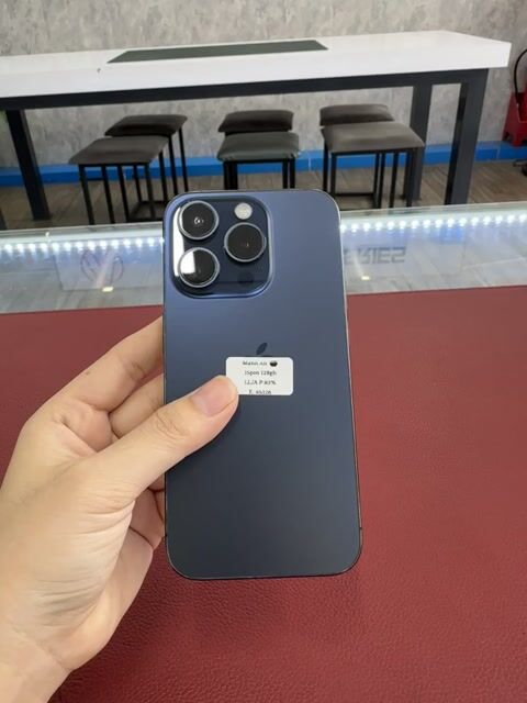 Apple iPhone 15 Pro 128GB .BH máy quốc tế trọn đời. Mua bán Điện thoại tại Thành phố Thủ Dầu Một Bình Dương được đăng bởi Phong Le hình 1