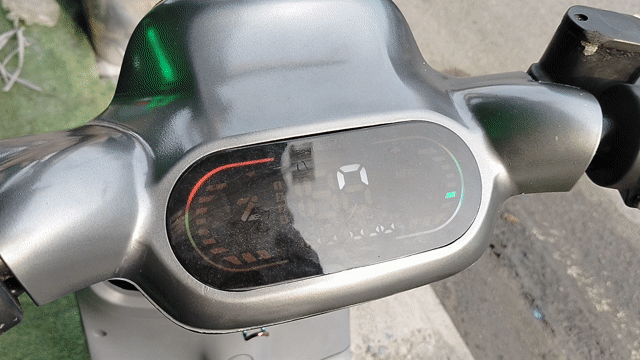 Xe đạp điện Yadea V1 Plus màu Xám. Mua bán Xe đạp tại Huyện Bình Chánh Tp Hồ Chí Minh được đăng bởi Nguyễn Thạnh hình 1