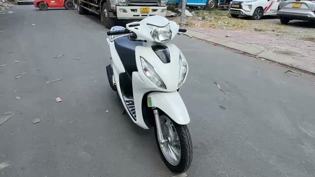 Honda Vision 2022 Trắng. Mua bán Xe máy tại Quận 12 Tp Hồ Chí Minh được đăng bởi Cửa hàng Xe máy 380 hình 1
