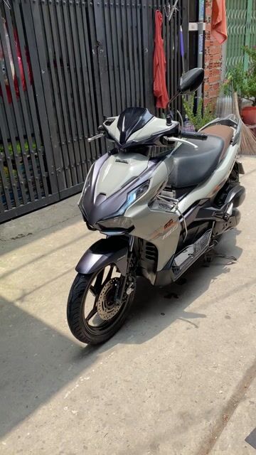 Honda Air Blade 150 2022 Bạc 35000 km. Mua bán Xe máy tại Huyện Bình Chánh Tp Hồ Chí Minh được đăng bởi Dung Luu hình 1