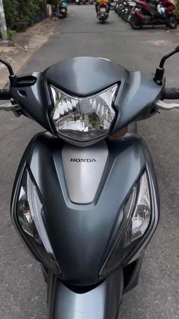 Honda Vision 2025 Xám 3000 km. Mua bán Xe máy tại Quận 1 Tp Hồ Chí Minh được đăng bởi văn hưng hình 1