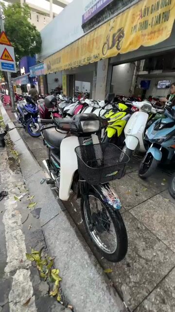 Honda Dream 1995 Đen Trắng. Mua bán Xe máy tại Quận Tân Phú Tp Hồ Chí Minh được đăng bởi Tuanduy hình 1