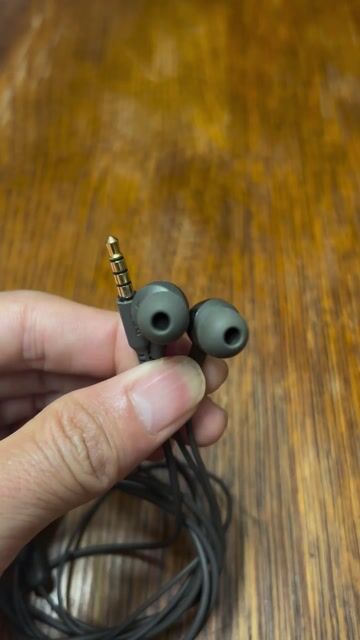 Tai nghe JBL C200SIU Jack 3.5mm Xám. Mua bán Tivi, Âm thanh tại Quận 11 Tp Hồ Chí Minh được đăng bởi Lê Nguyễn hình 1