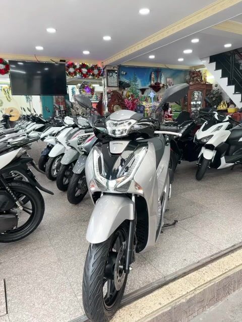 SH 150i 2019 Bạc Porsche Smartkey BSTP Chính Chủ. Mua bán Xe máy tại Quận Gò Vấp Tp Hồ Chí Minh được đăng bởi Ngô Hà hình 1