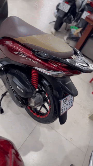 Honda SH Mode 2017 Đỏ Đen Sport.Khoá Makey.BSTP. Mua bán Xe máy tại Quận 6 Tp Hồ Chí Minh được đăng bởi Cửa Hàng Xe Máy Hoà Bùi hình 1