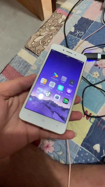 Oppo A37 Vàng Đã sử dụng. Mua bán Điện thoại tại Huyện Yên Sơn Tuyên Quang được đăng bởi Tran Tung hình 1