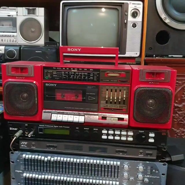 Đài cassette Sony CFS-1000S Đỏ. Mua bán Tivi, Âm thanh tại Huyện Lạng Giang Bắc Giang được đăng bởi LƯƠNG VĂN YÊN hình 1