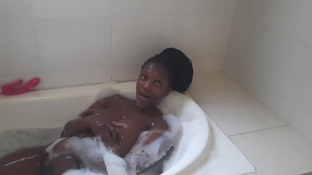 Model - Queen Diva cuckold