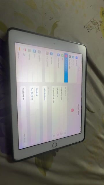 Apple iPad (thế hệ 5) 32GB Bạc Mất True Tone. Mua bán Máy tính bảng tại Thành phố Thủ Đức Tp Hồ Chí Minh được đăng bởi Cherry hình 1
