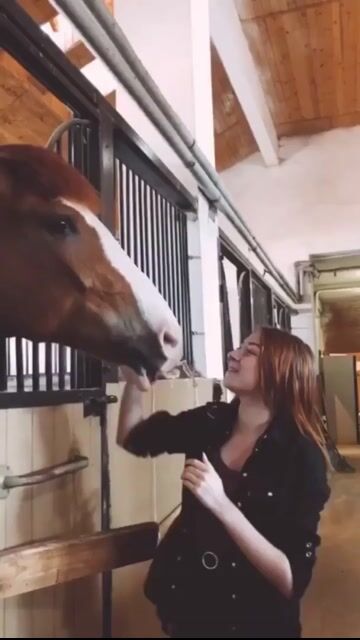 Model - Roxy Foxy naked