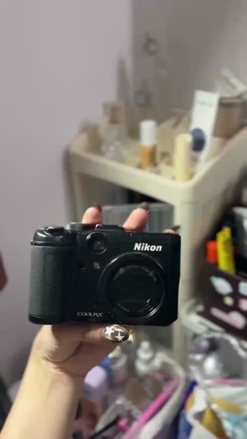 Máy ảnh Nikon Coolpix Đen màn hình lỗi. Mua bán Máy ảnh, Máy quay tại Quận Bình Tân Tp Hồ Chí Minh được đăng bởi Bảo Đỗ hình 1