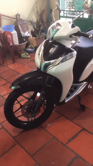 Honda SH Mode ABS 2019 Trắng đen 46.500 km. Mua bán Xe máy tại Thành phố Hạ Long Quảng Ninh được đăng bởi Hoang Toan hình 1