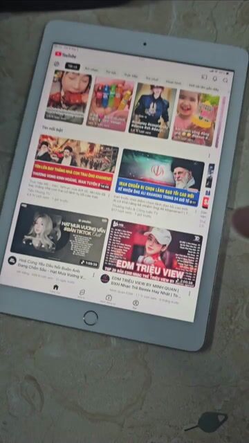 iPad Gen 5 32GB 4G - Thiết kế mỏng nhẹ, tiện lợi. Mua bán Máy tính bảng tại Huyện Bình Chánh Tp Hồ Chí Minh được đăng bởi Thảo Samsung hình 1