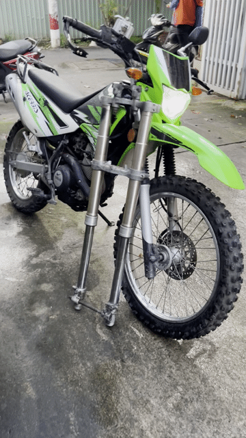Phuộc xe máy Kawasaki KLX 250 Bạc. Mua bán Phụ tùng xe tại Huyện Hóc Môn Tp Hồ Chí Minh được đăng bởi mỹ linh hình 1