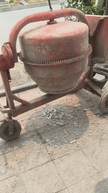 Máy trộn bê tông Nửa bao xi măng Đỏ. Mua bán Đồ chuyên dụng, Giống nuôi trồng tại Quận Long Biên Hà Nội được đăng bởi ĐiệnMáyQuangHà hình 1